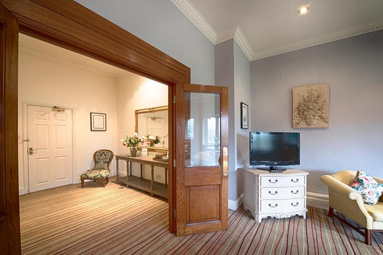 Miskin Manor Hotel هينسول المظهر الخارجي الصورة