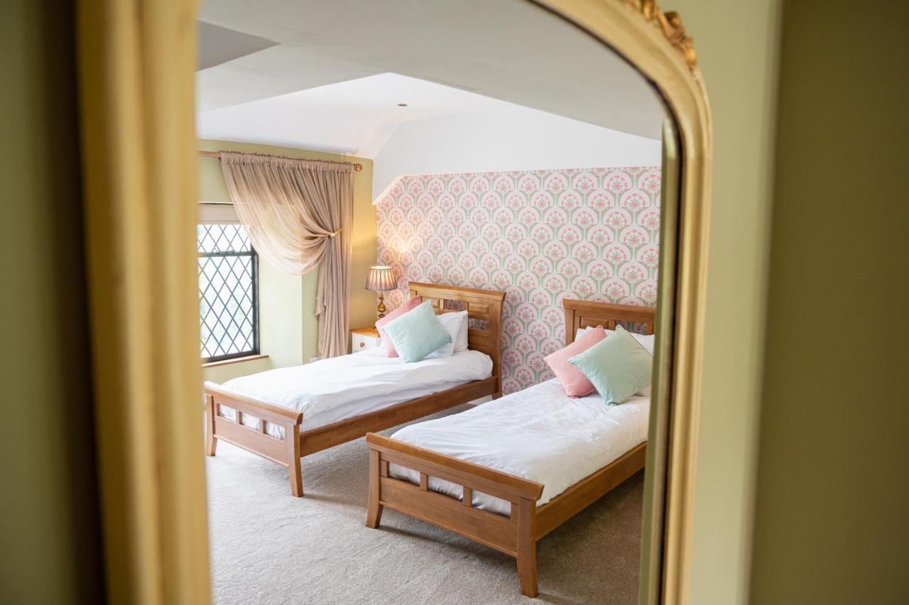 Miskin Manor Hotel هينسول المظهر الخارجي الصورة