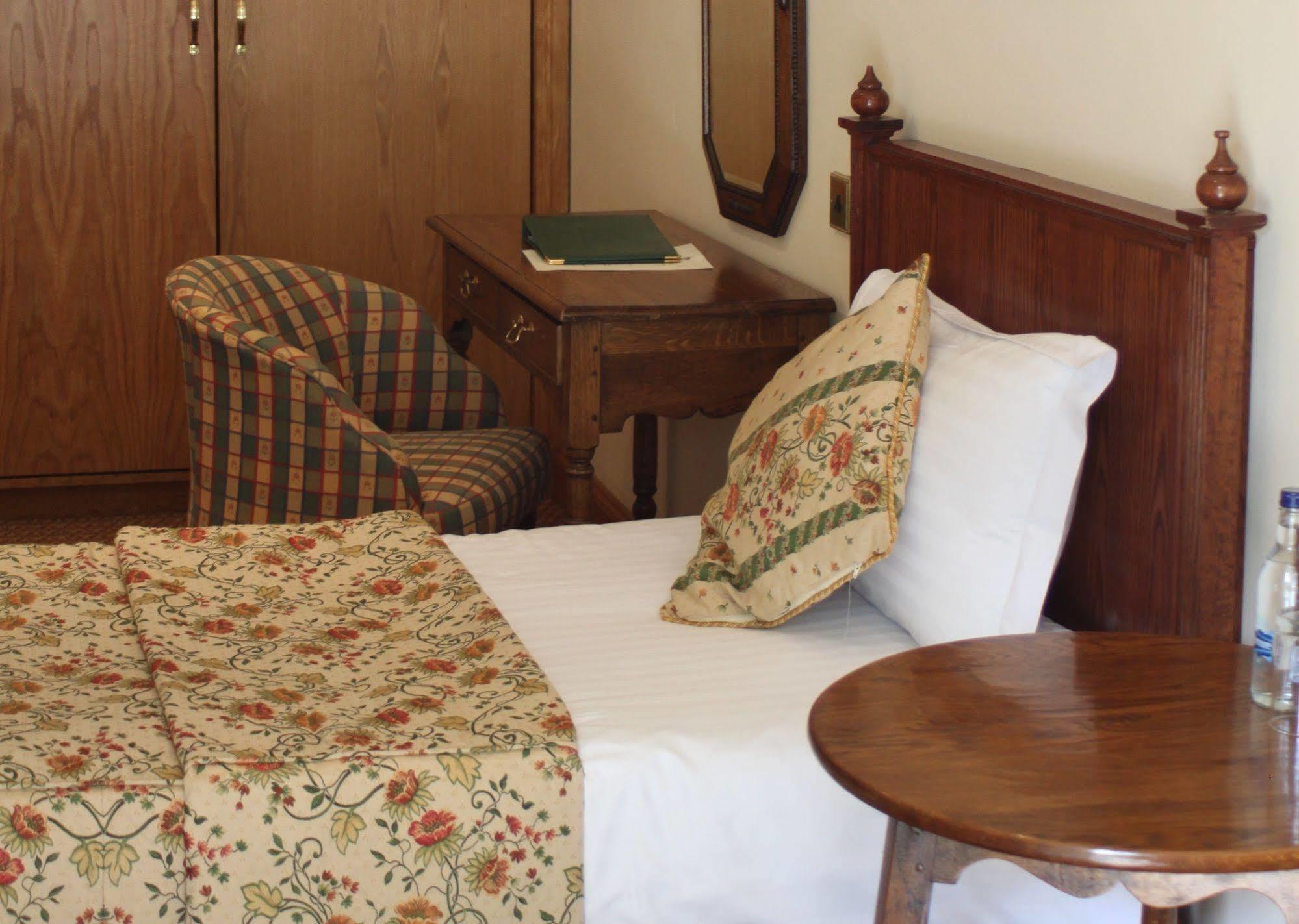 Miskin Manor Hotel هينسول المظهر الخارجي الصورة