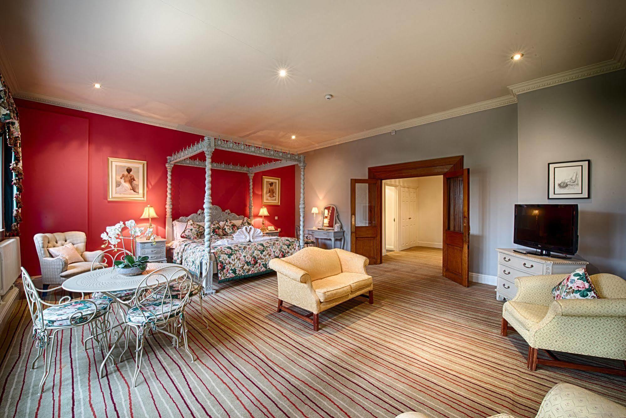 Miskin Manor Hotel هينسول المظهر الخارجي الصورة
