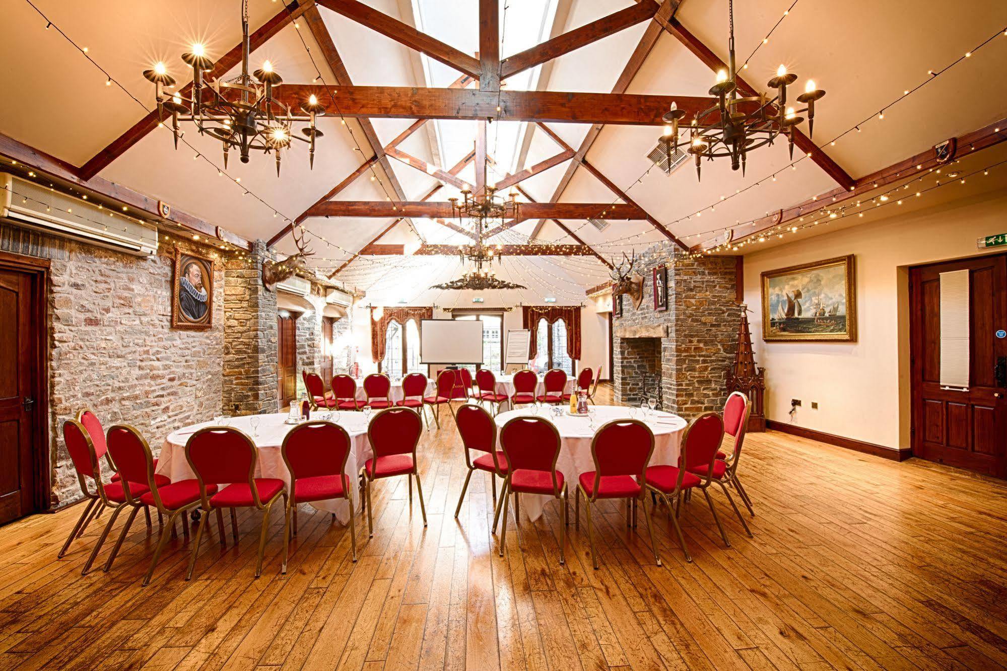 Miskin Manor Hotel هينسول المظهر الخارجي الصورة