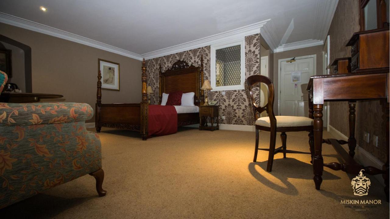 Miskin Manor Hotel هينسول المظهر الخارجي الصورة