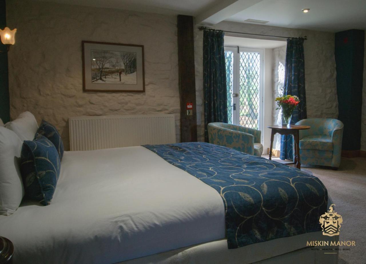 Miskin Manor Hotel هينسول المظهر الخارجي الصورة